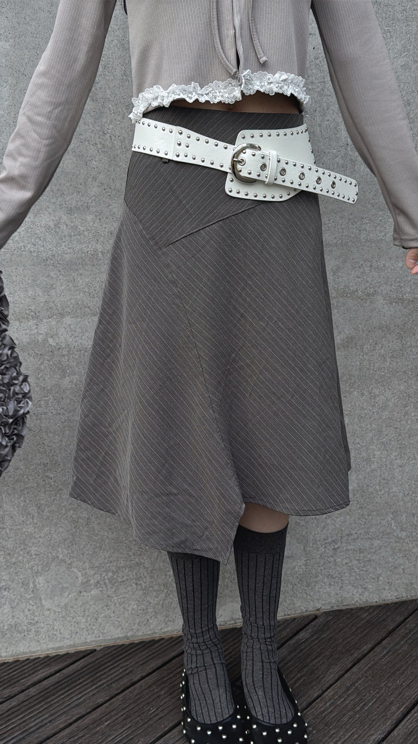 [ 預訂⋆𐙚 ̊. ] [ 店主自留款！必入！]  Striped unbalanced mid skirt / grey