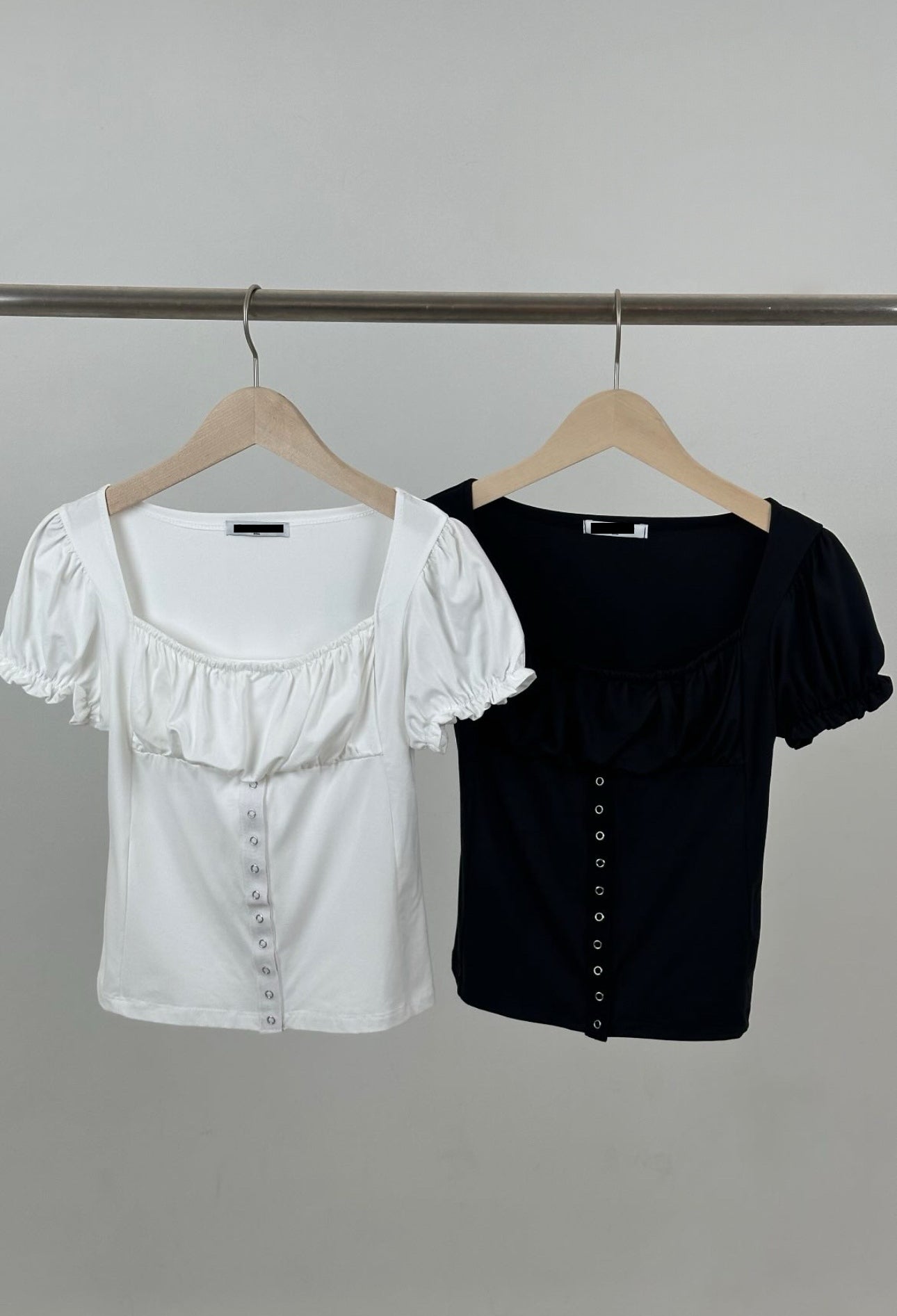 [ 預訂🪽⋆ ] [ onni 人手一件！]  puff tee / 2 colors