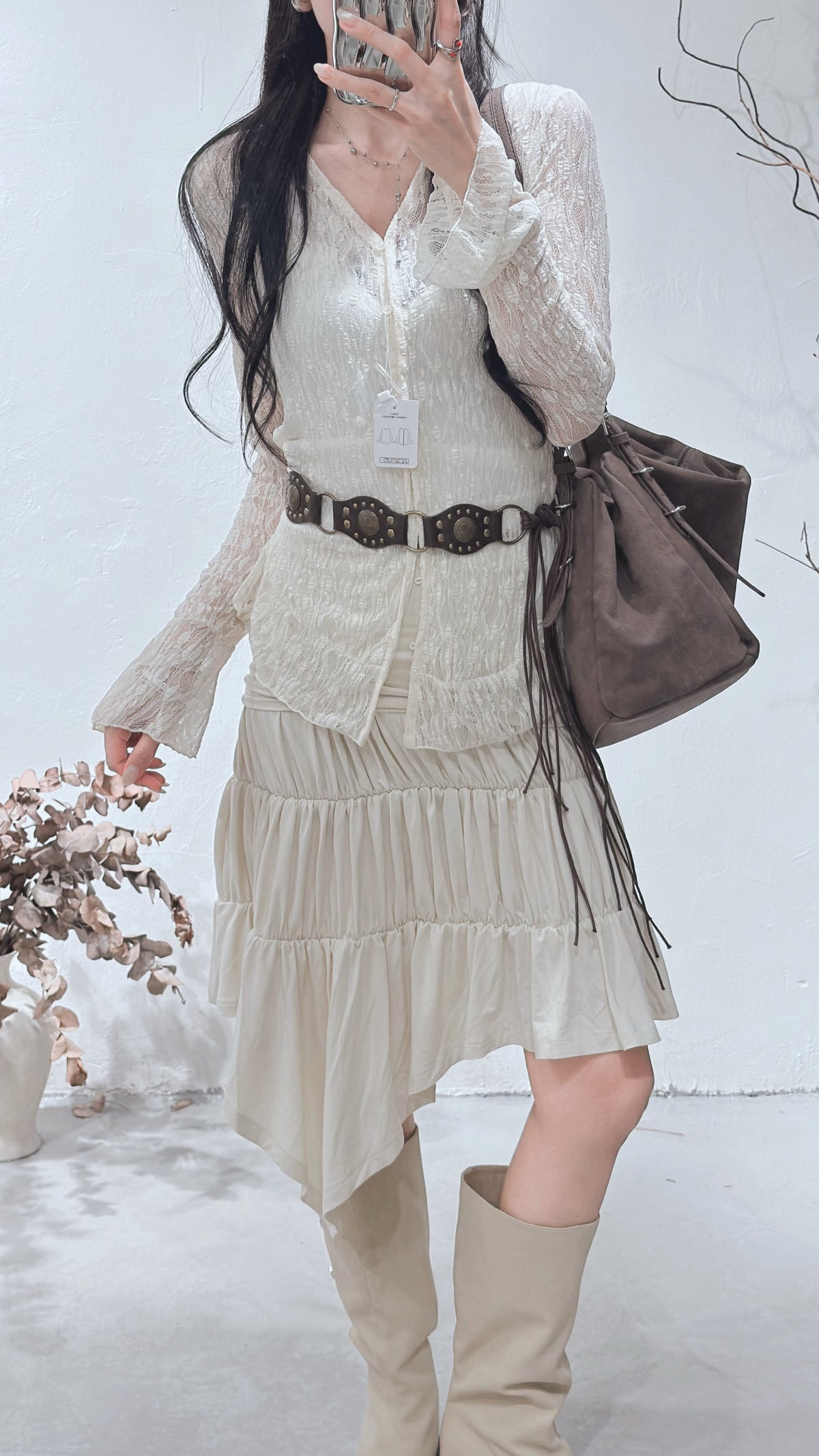 ［ 現貨/預訂 🐈‍⬛✨ ] Textured Lace Blouse / cream